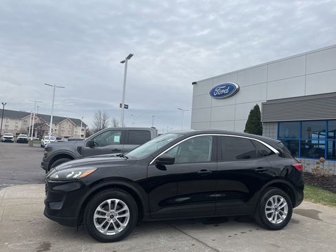 Used 2022 Ford Escape SE image 10