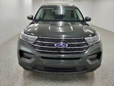 Used 2023 Ford Explorer XLT image 2
