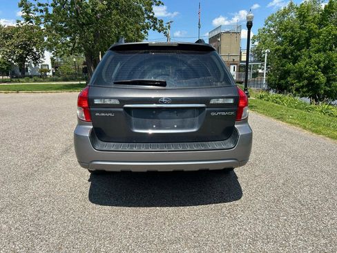 Used 2009 Subaru Outback 2.5i Special Edition AWD/4WD image 4