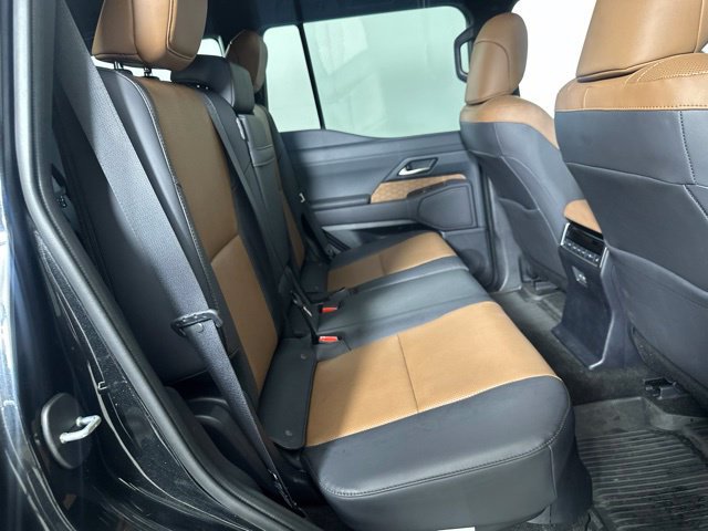 Used 2024 Lexus GX 550 w/ Accessory Package (2T) AWD/4WD image 32