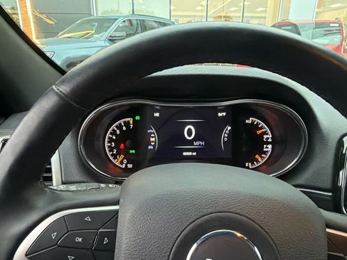 Used 2019 Jeep Grand Cherokee Limited w/ Trailer Tow Group IV AWD/4WD image 12