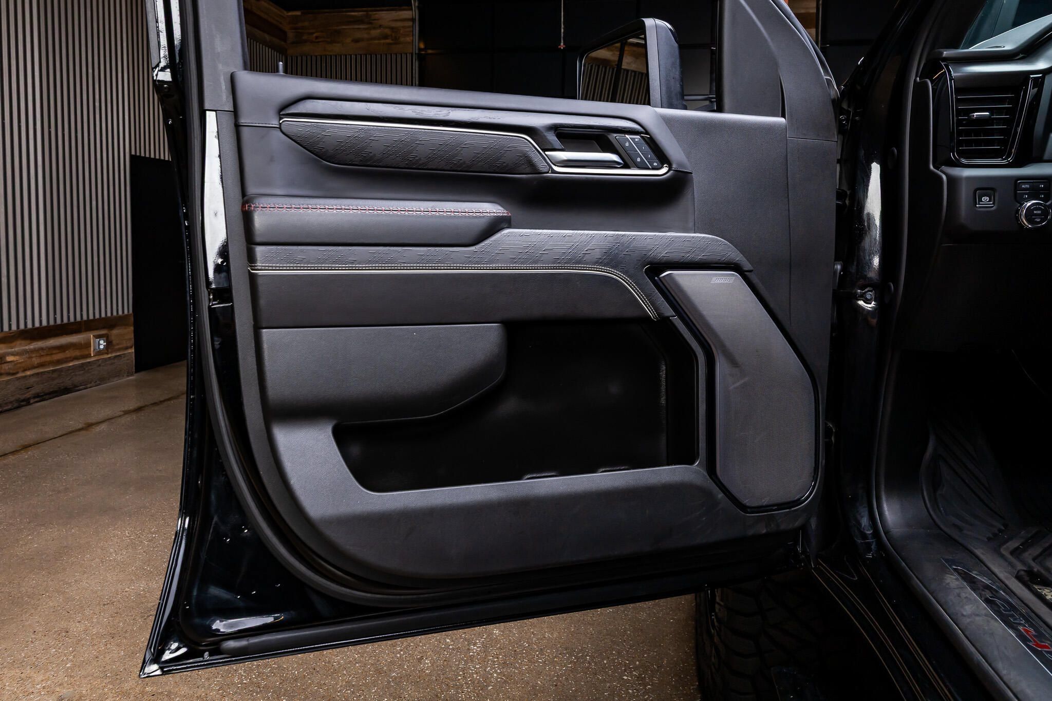 Used 2024 GMC Sierra 2500 AT4X w/ AT4X AEV Edition AWD/4WD image 43