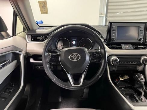 Used 2019 Toyota RAV4 XLE Premium w/ Carpet Mat Package image 21