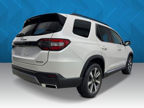 New 2025 Honda Pilot Touring image 5