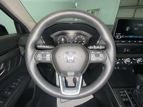 Used 2025 Honda CR-V EX image 14