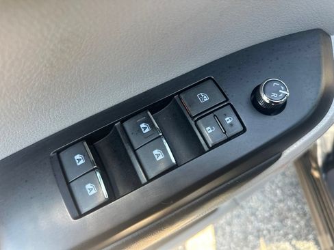 Used 2018 Toyota Highlander Limited Platinum w/ Carpet Mat Package (TMS) AWD/4WD image 17