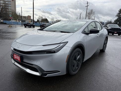 New 2026 Toyota Prius Plug-In Hybrid image 4