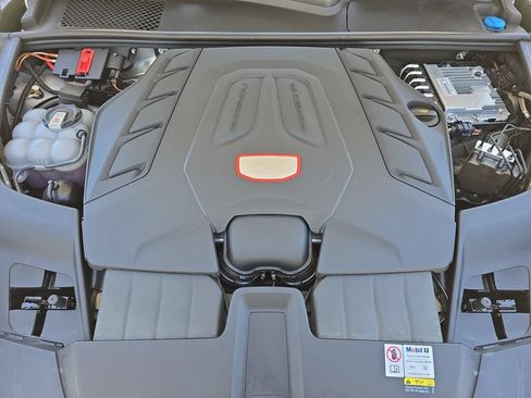 Used 2023 Porsche Cayenne Turbo AWD/4WD image 34