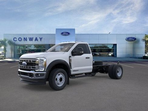 New 2025 Ford F550 4x4 Regular Cab Super Duty image 1