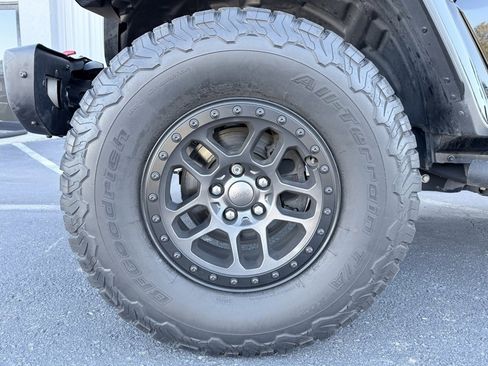 Used 2021 Jeep Wrangler Unlimited Rubicon w/ Xtreme Recon 35" Tire Package image 37