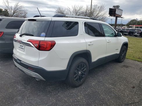 Used 2018 GMC Acadia SLT image 4