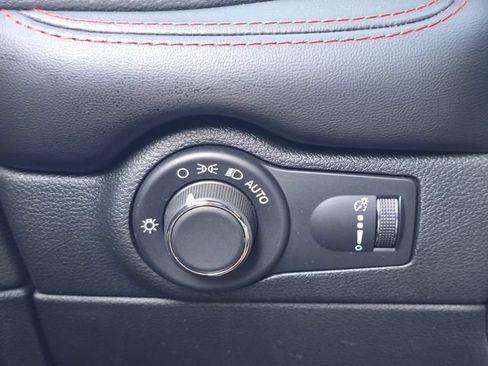 Used 2025 Dodge Durango GT RWD image 21