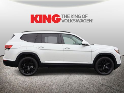 New 2026 Volkswagen Atlas SE FWD image 2