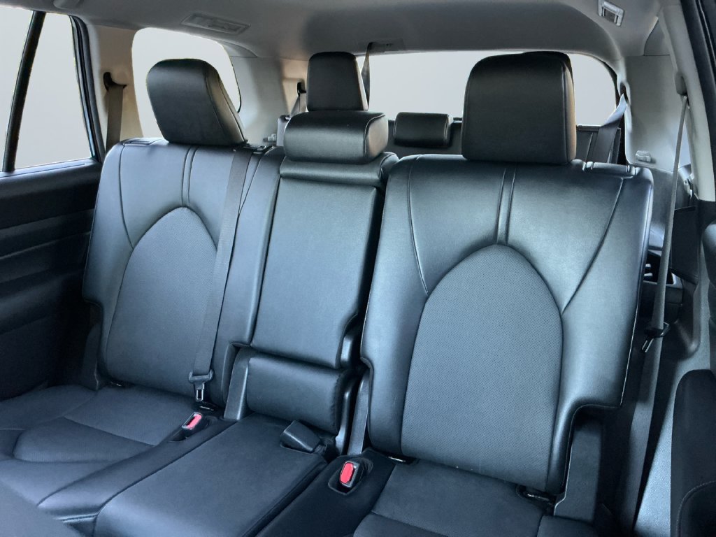 Used 2024 Toyota Grand Highlander AWD image 14