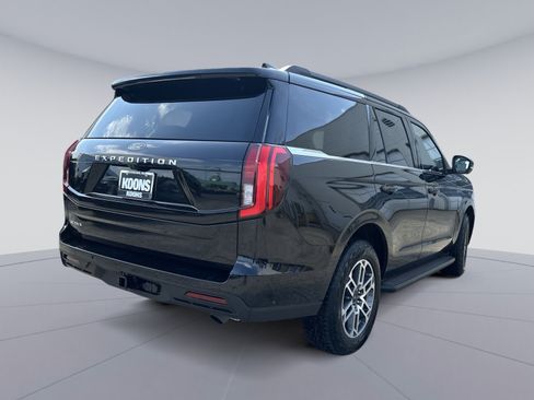 Used 2025 Ford Expedition Active AWD/4WD image 11