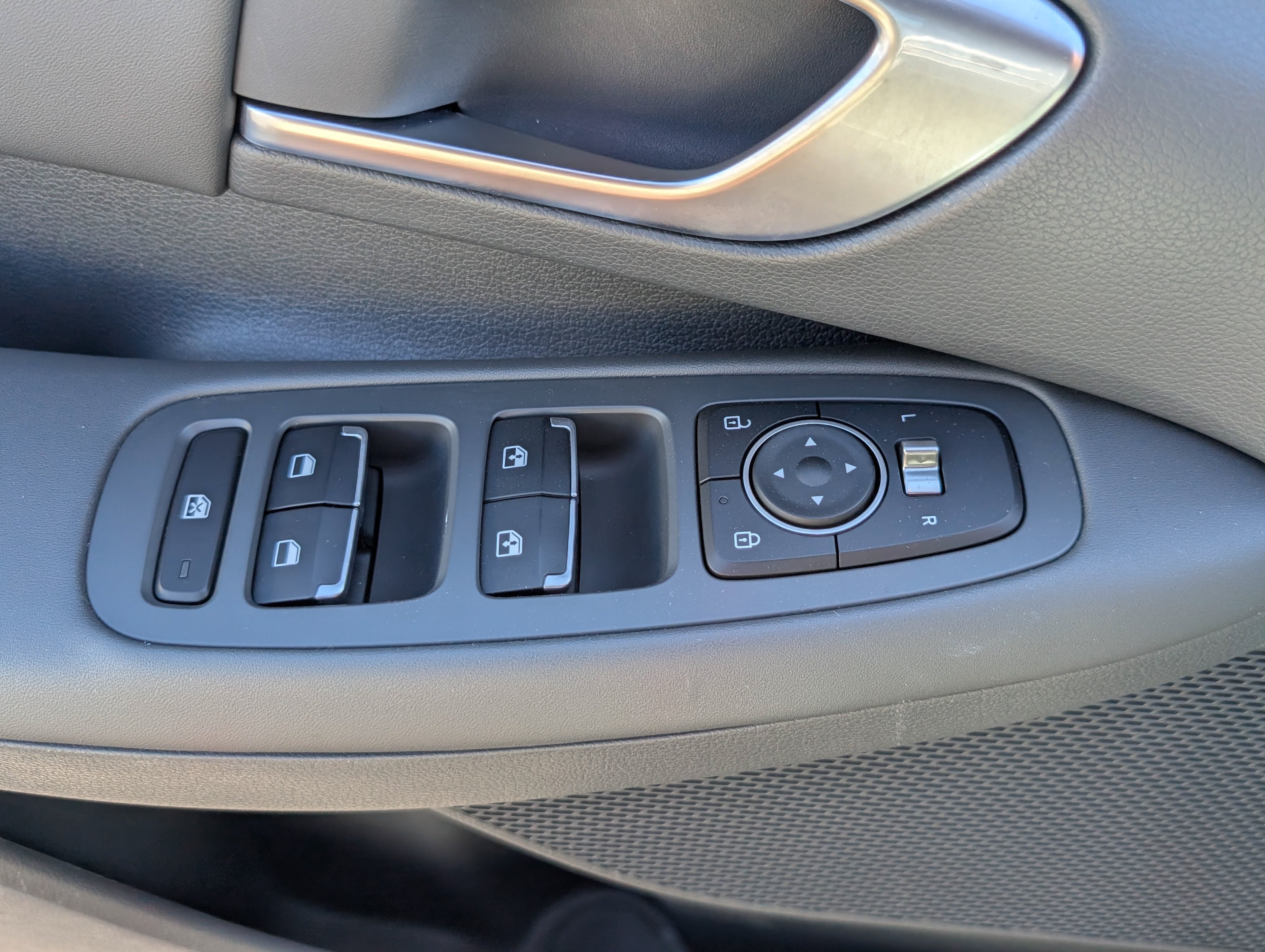 Used 2020 Hyundai Sonata SEL w/ Convenience Package FWD image 18