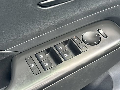 Used 2025 Hyundai Kona SEL FWD image 15