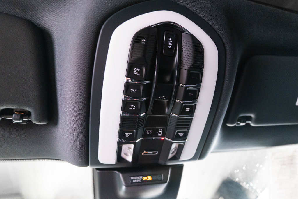 Certified 2026 Porsche Macan AWD/4WD image 27