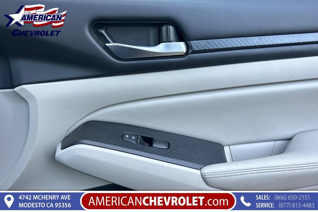 Used 2025 Nissan Altima 2.5 SV FWD image 22