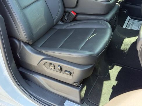 Used 2024 GMC Sierra 1500 SLT RWD image 18