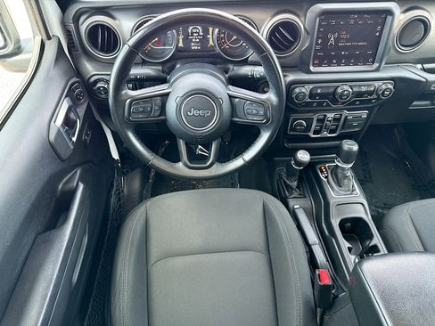 Used 2022 Jeep Gladiator Sport AWD/4WD image 15