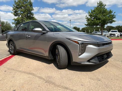 Used 2025 Kia K4 FWD image 4