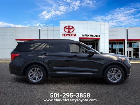 Used 2022 Ford Explorer XLT w/ Equipment Group 202A RWD image 6