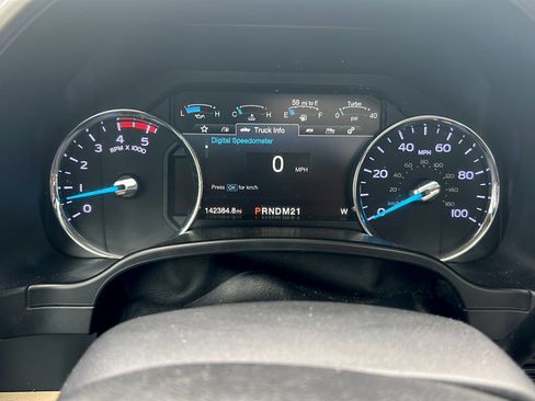 Used 2018 Ford F250 Lariat w/ Lariat Ultimate Package AWD/4WD image 24