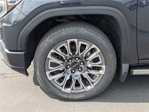 Used 2024 GMC Sierra 1500 Denali Ultimate image 10