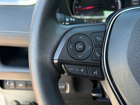 Used 2022 Toyota RAV4 XLE Premium FWD image 16