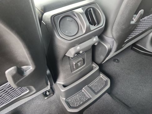 New 2025 Jeep Wrangler Unlimited Rubicon 392 image 33