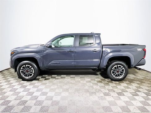 Certified 2025 Toyota Tacoma TRD Sport image 5
