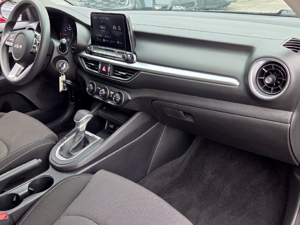 Used 2024 Kia Forte LXS w/ LXS Technology Package FWD image 16