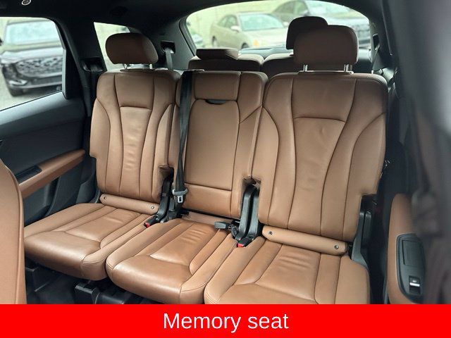Used 2023 Audi Q7 3.0T Premium w/ Convenience Package AWD/4WD image 30