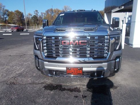 New 2026 GMC Sierra 2500 Denali w/ Denali Reserve Package image 7