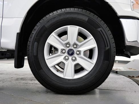 Used 2020 Ford F150 XLT w/ Heavy-Duty Payload Package AWD/4WD image 35