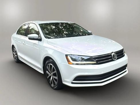 Used 2017 Volkswagen Jetta SE FWD image 8