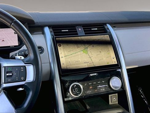 Certified 2023 Land Rover Discovery Metropolitan Edition AWD/4WD image 9