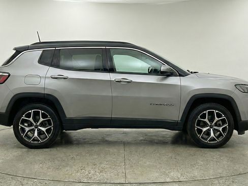 Used 2025 Jeep Compass Limited AWD/4WD image 11