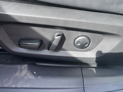 New 2025 Mitsubishi Outlander SE image 24