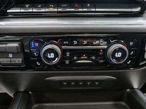 Used 2024 Chevrolet Silverado 3500 High Country w/ High Country Premium Package AWD/4WD image 29