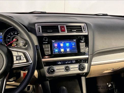 Used 2018 Subaru Outback 2.5i AWD/4WD image 6