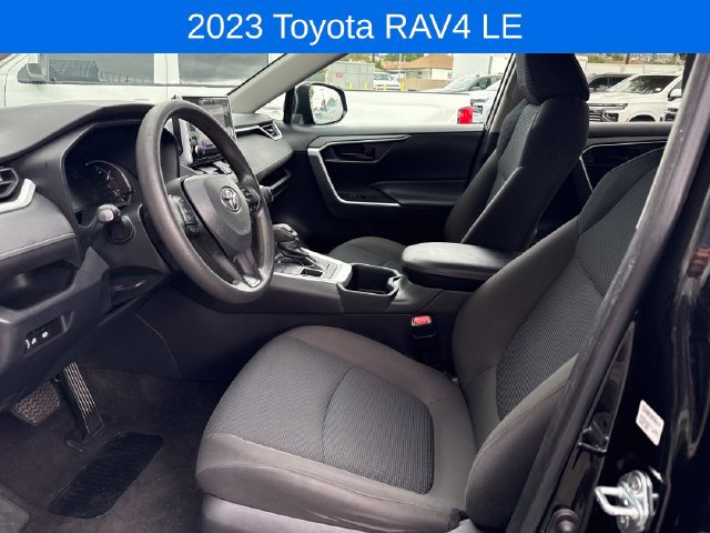 Used 2023 Toyota RAV4 LE AWD/4WD image 9