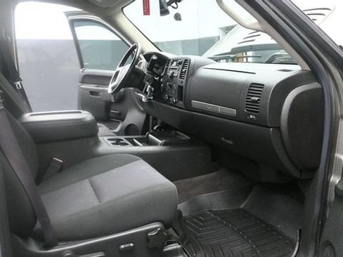 Used 2014 GMC Sierra 2500 SLE w/ SLE Preferred Package AWD/4WD image 16