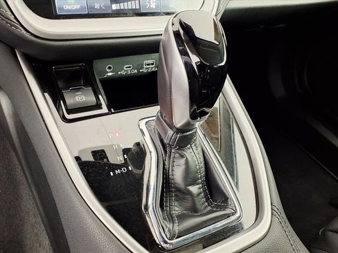 Certified 2025 Subaru Outback Limited image 24