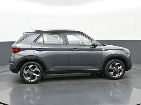 Certified 2023 Hyundai Venue Limited w/ Cargo Package image 2