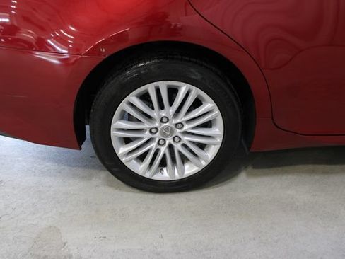 Used 2014 Lexus ES 350 w/ Luxury Package FWD image 38