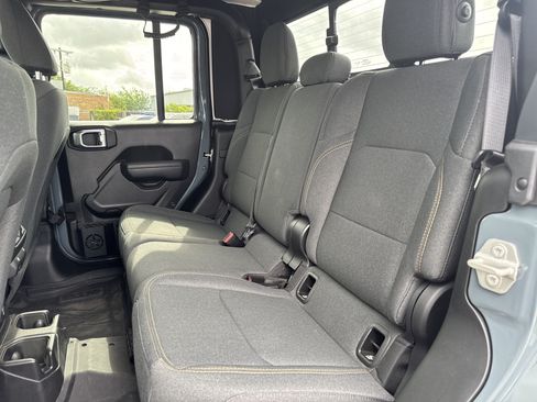 Used 2024 Jeep Gladiator Sport AWD/4WD image 27