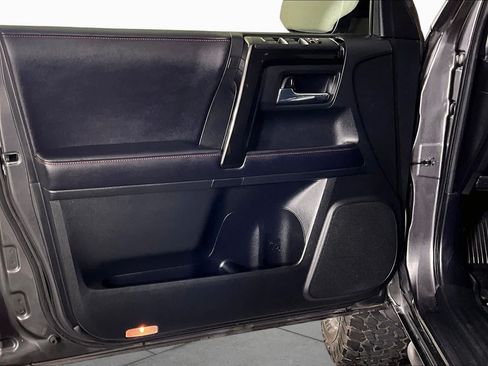 Used 2019 Toyota 4Runner TRD Off-Road Premium AWD/4WD image 20