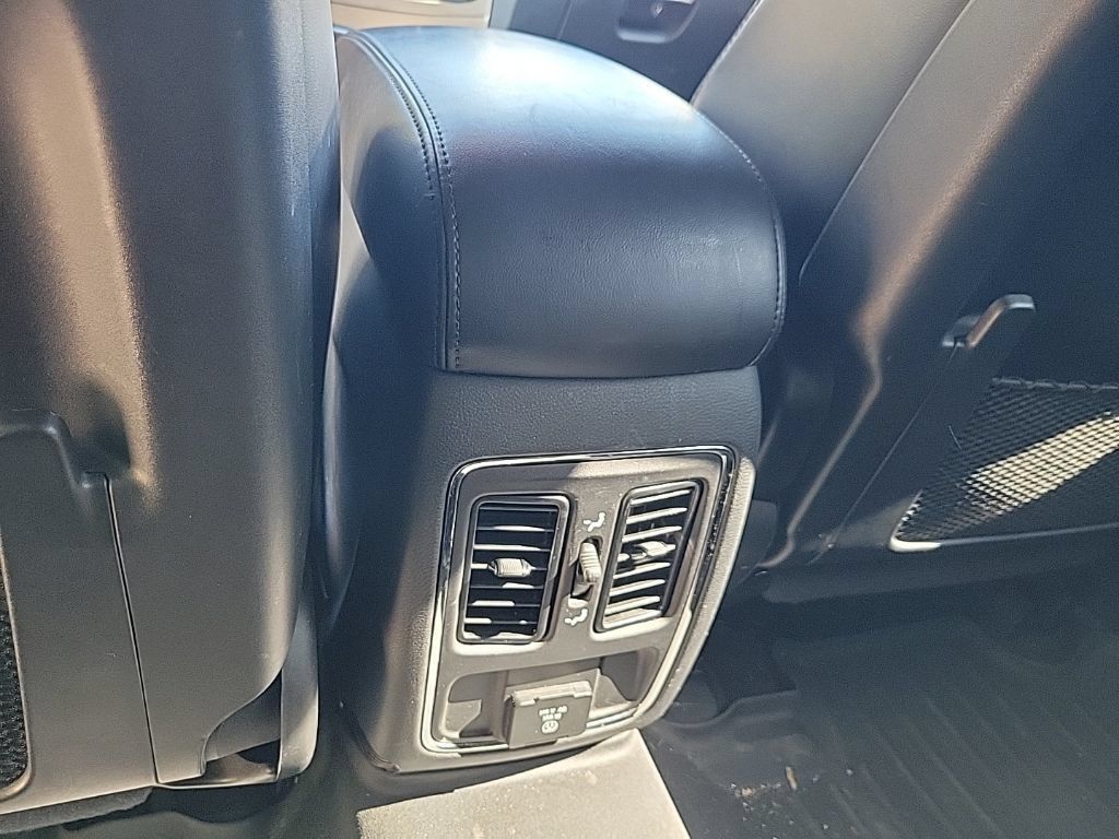 Used 2015 Jeep Grand Cherokee Altitude AWD/4WD image 32